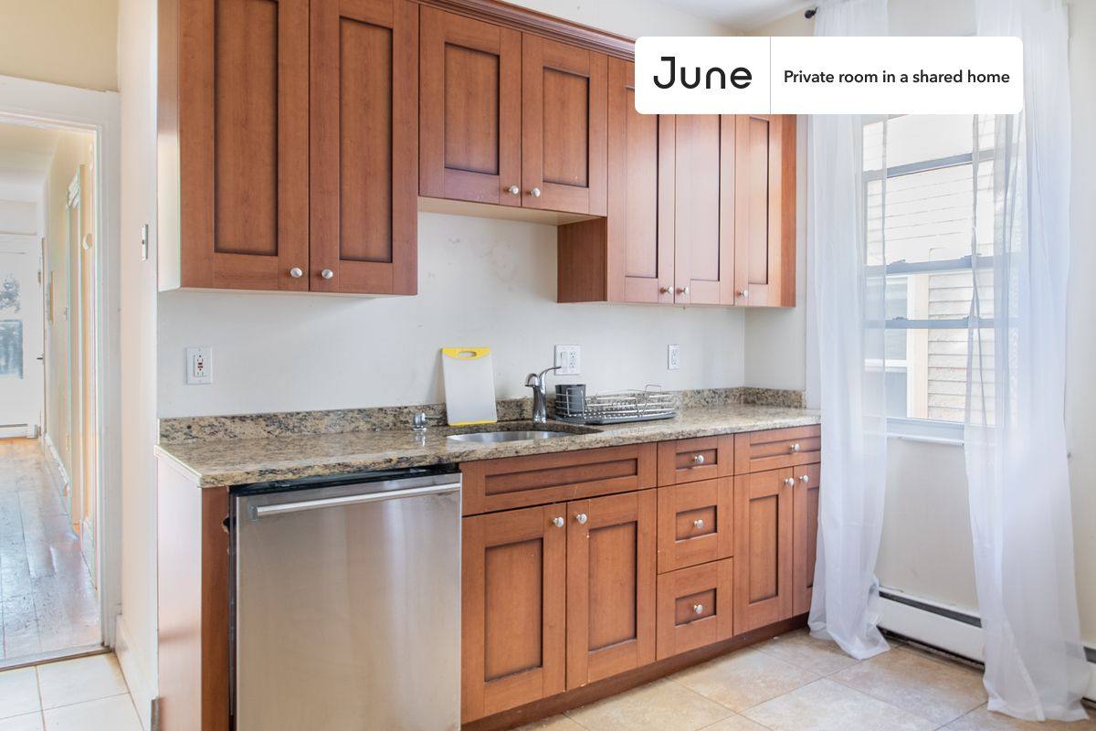 Apartment for rent at 72 Calumet St #D, Roxbury Crossing, MA 02120