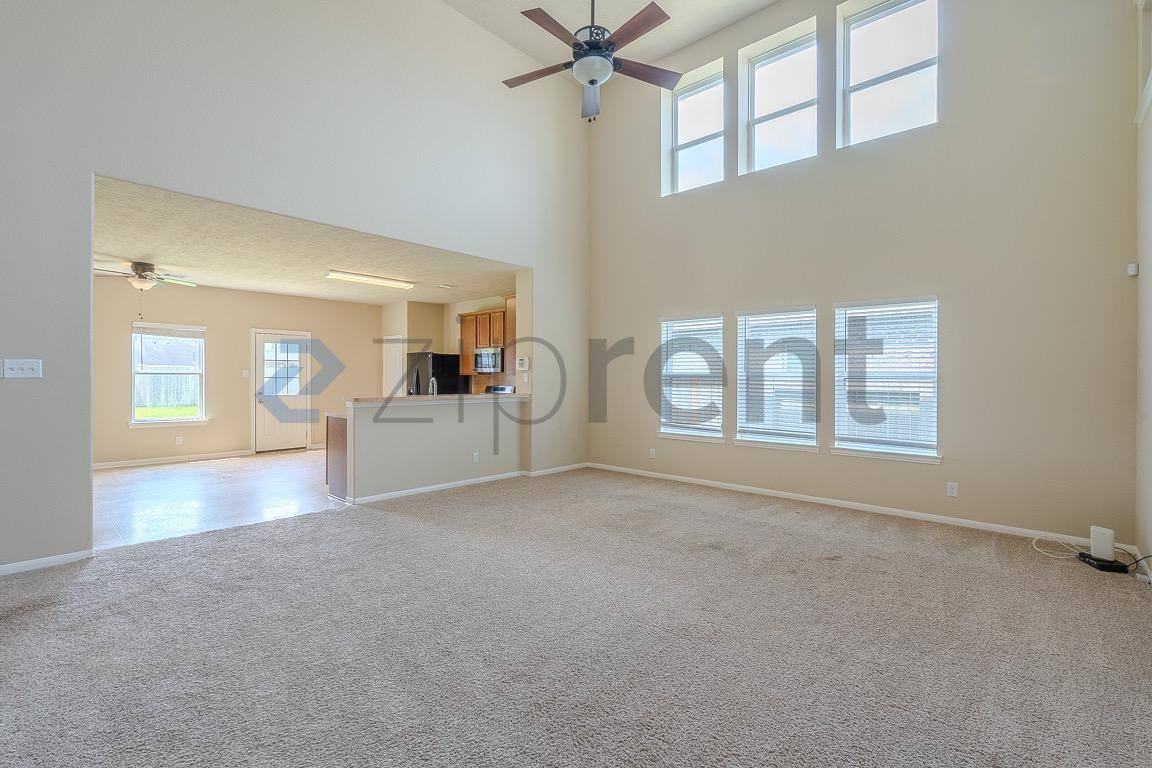 House for rent at 3029 Cambridge Meadows Lane, Dickinson, TX 77539