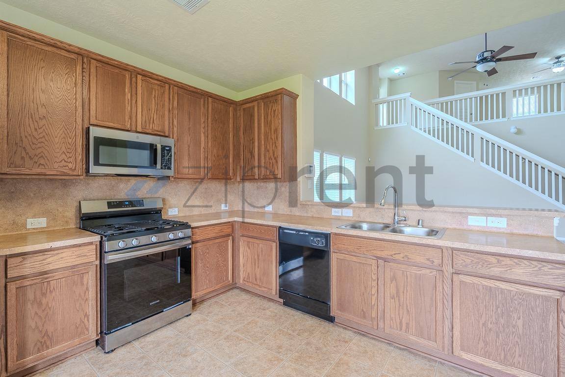 House for rent at 3029 Cambridge Meadows Lane, Dickinson, TX 77539