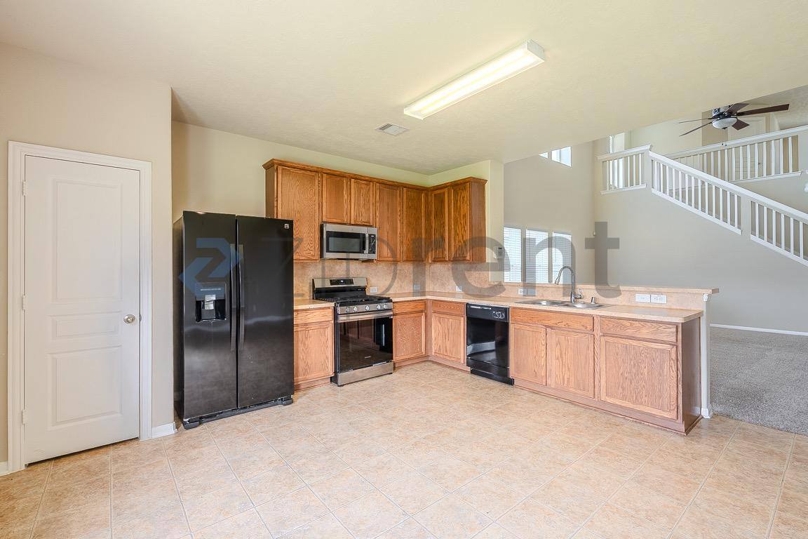 House for rent at 3029 Cambridge Meadows Lane, Dickinson, TX 77539
