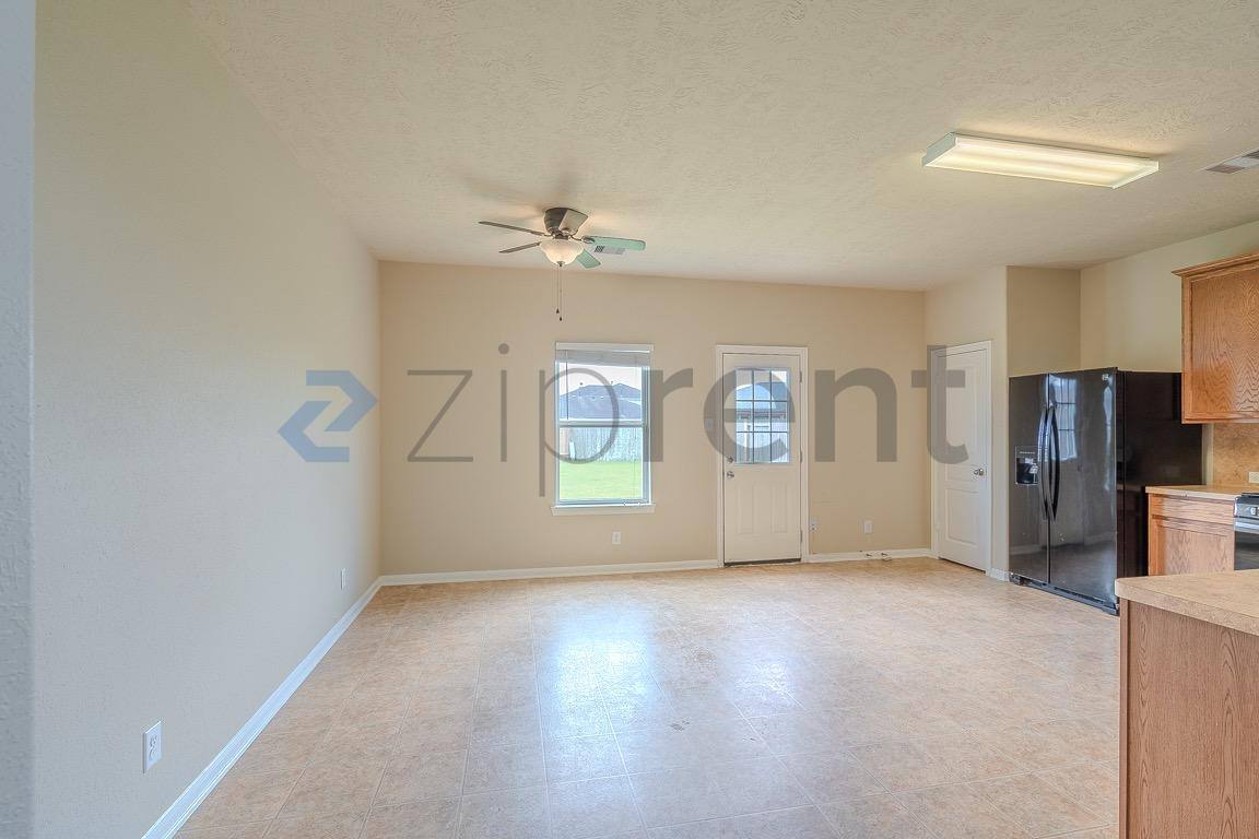 House for rent at 3029 Cambridge Meadows Lane, Dickinson, TX 77539