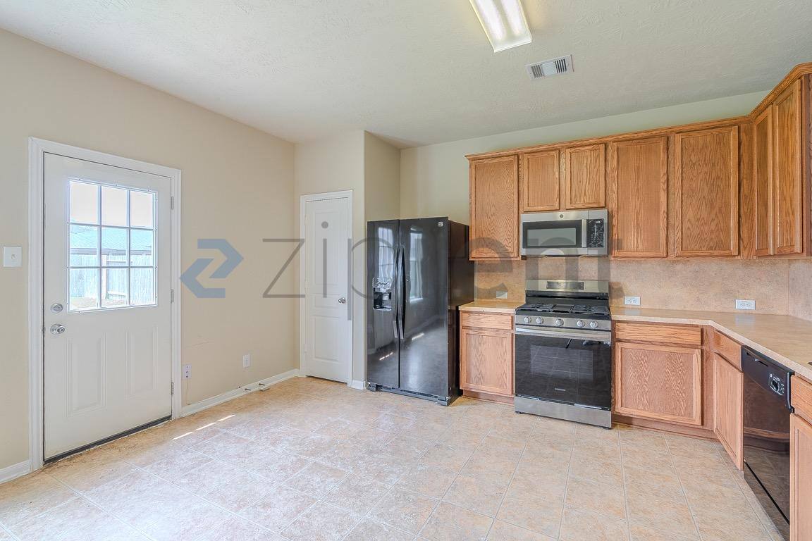 House for rent at 3029 Cambridge Meadows Lane, Dickinson, TX 77539