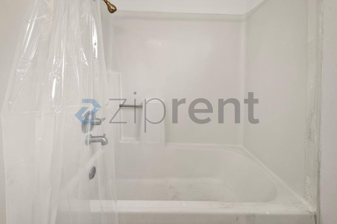 House for rent at 1115 252nd St #6, Harbor City, CA 90710