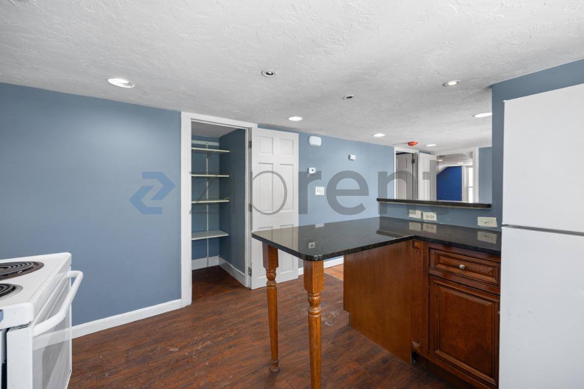 Apartment for rent at 39 Union St #3F, Taunton, MA 02780