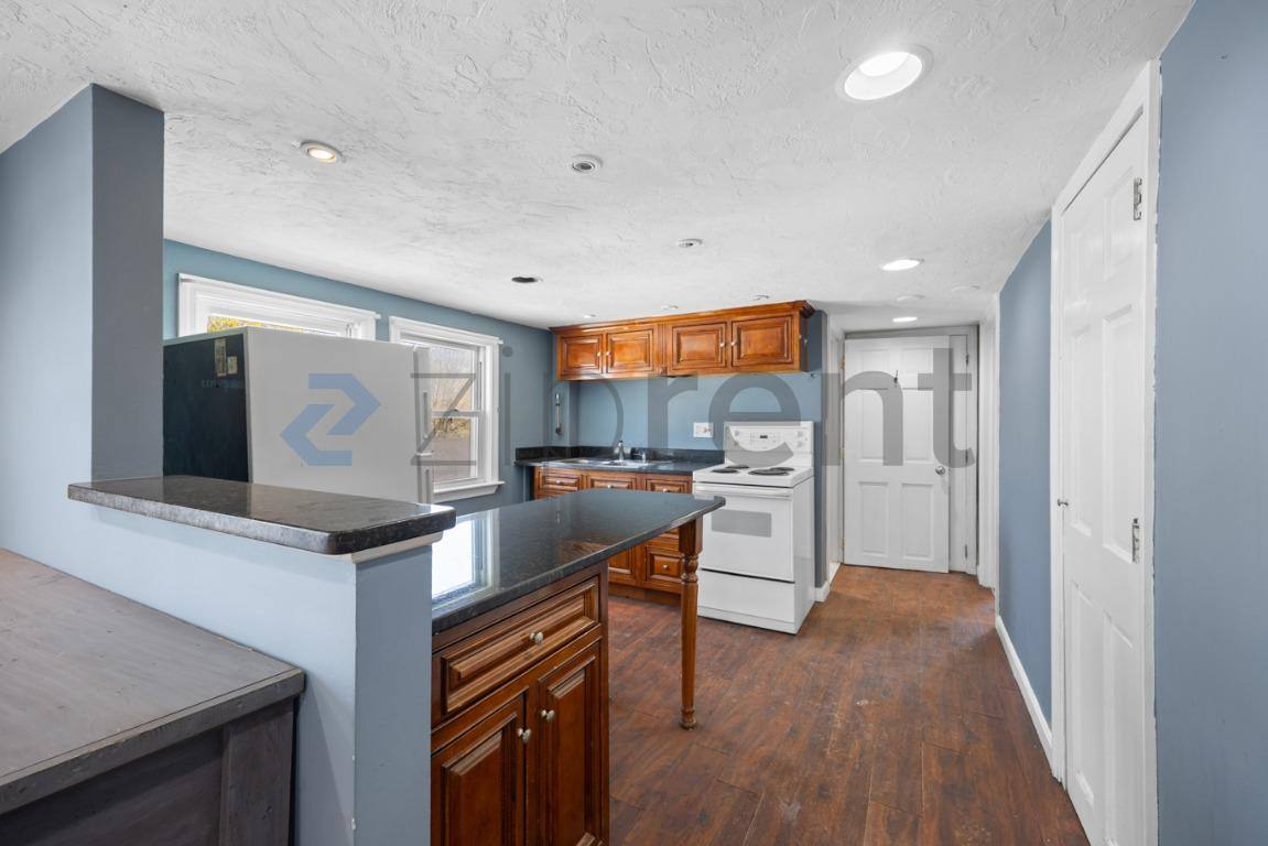 Apartment for rent at 39 Union St #3F, Taunton, MA 02780