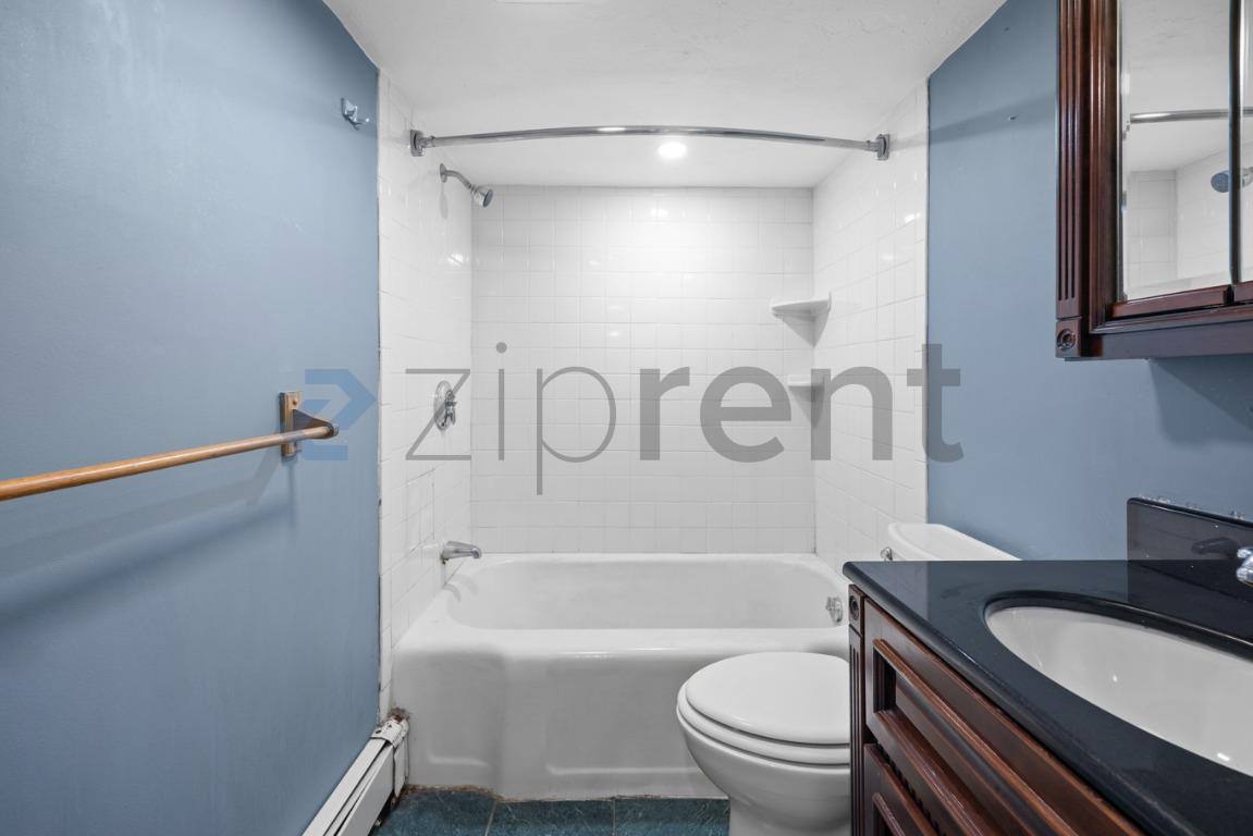 Apartment for rent at 39 Union St #3F, Taunton, MA 02780