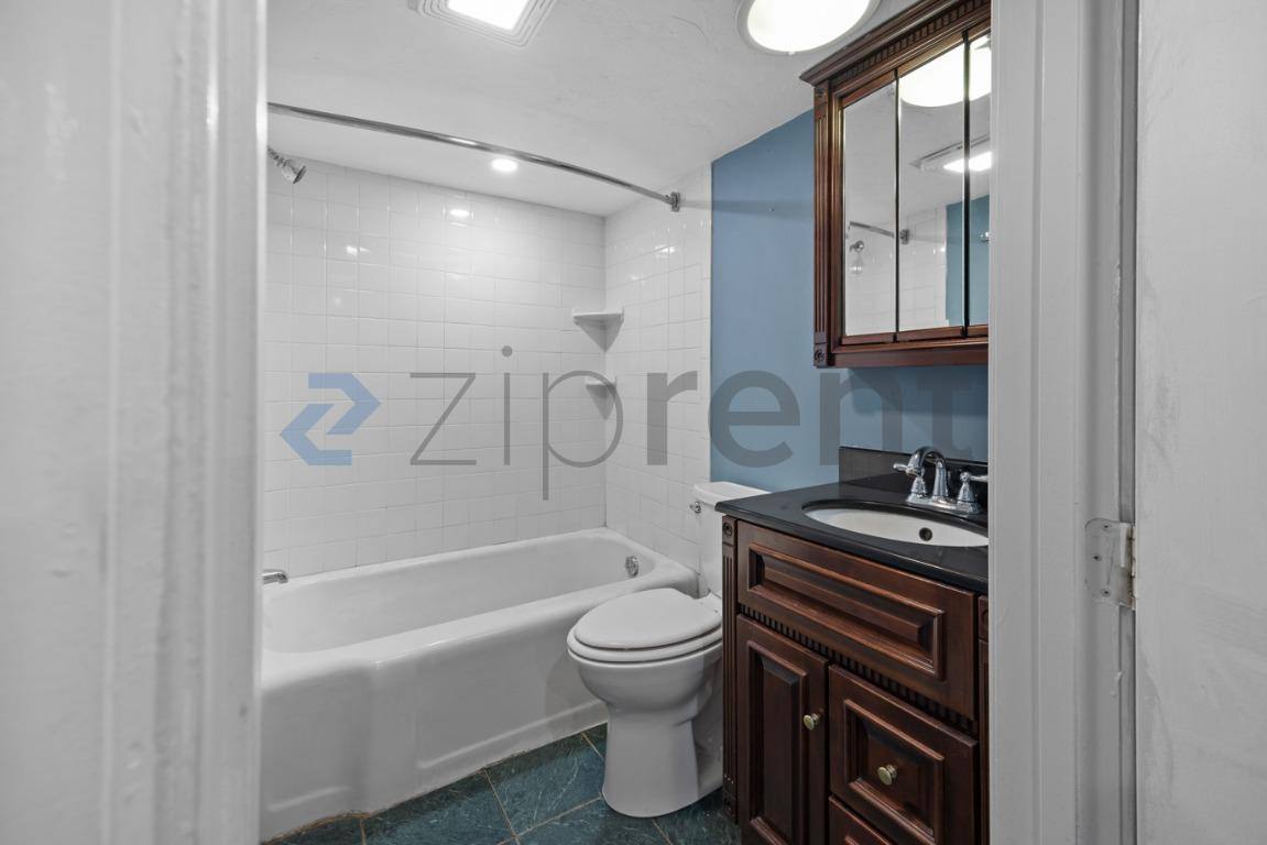 Apartment for rent at 39 Union St #3F, Taunton, MA 02780