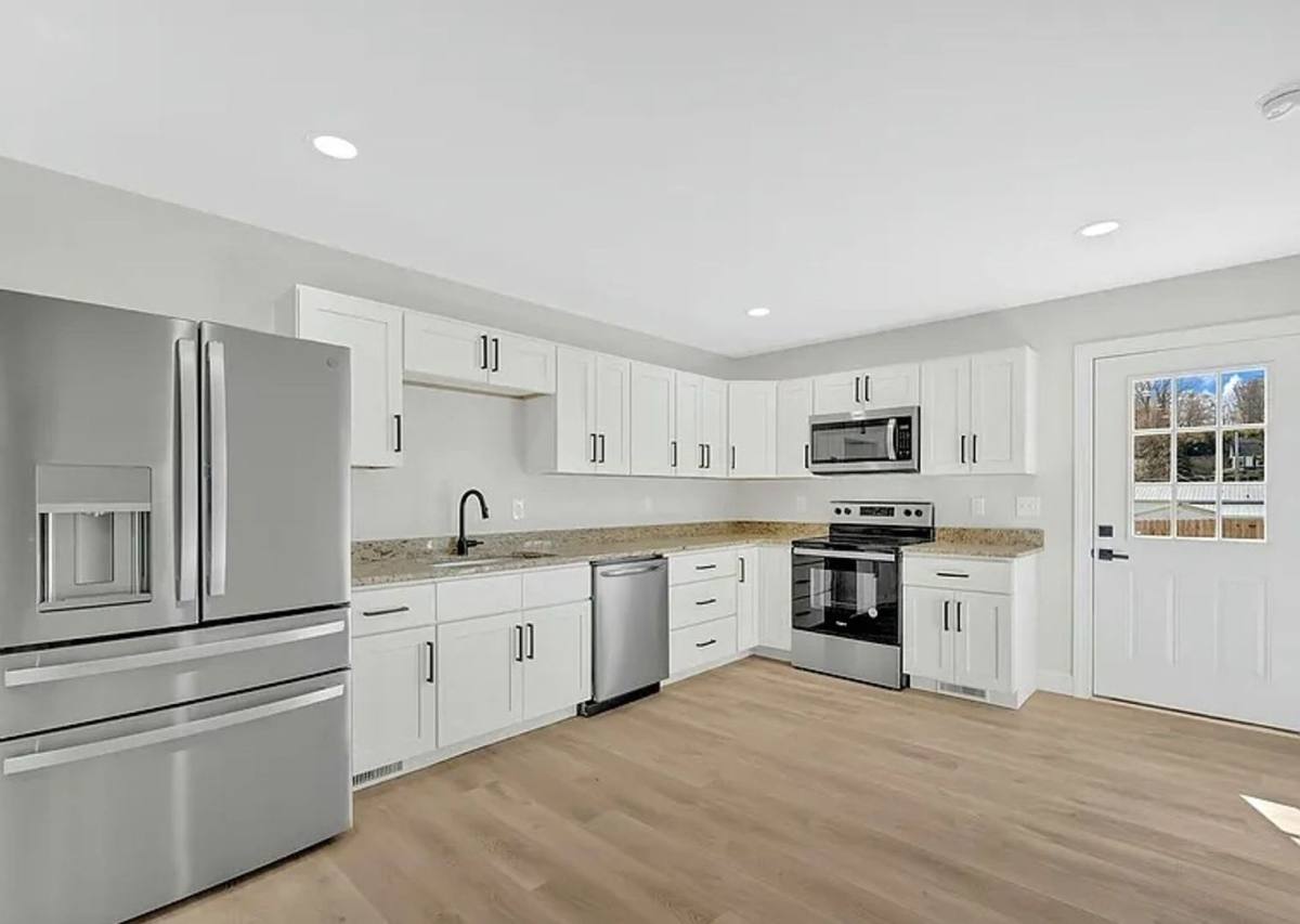 Townhouse for rent at 12150 Arbor St, Meadowview, VA 24361