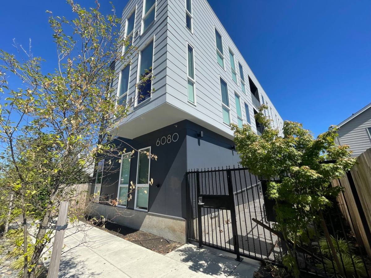 Condo for rent at 6080 SE 84th Ave, Portland, OR 97266