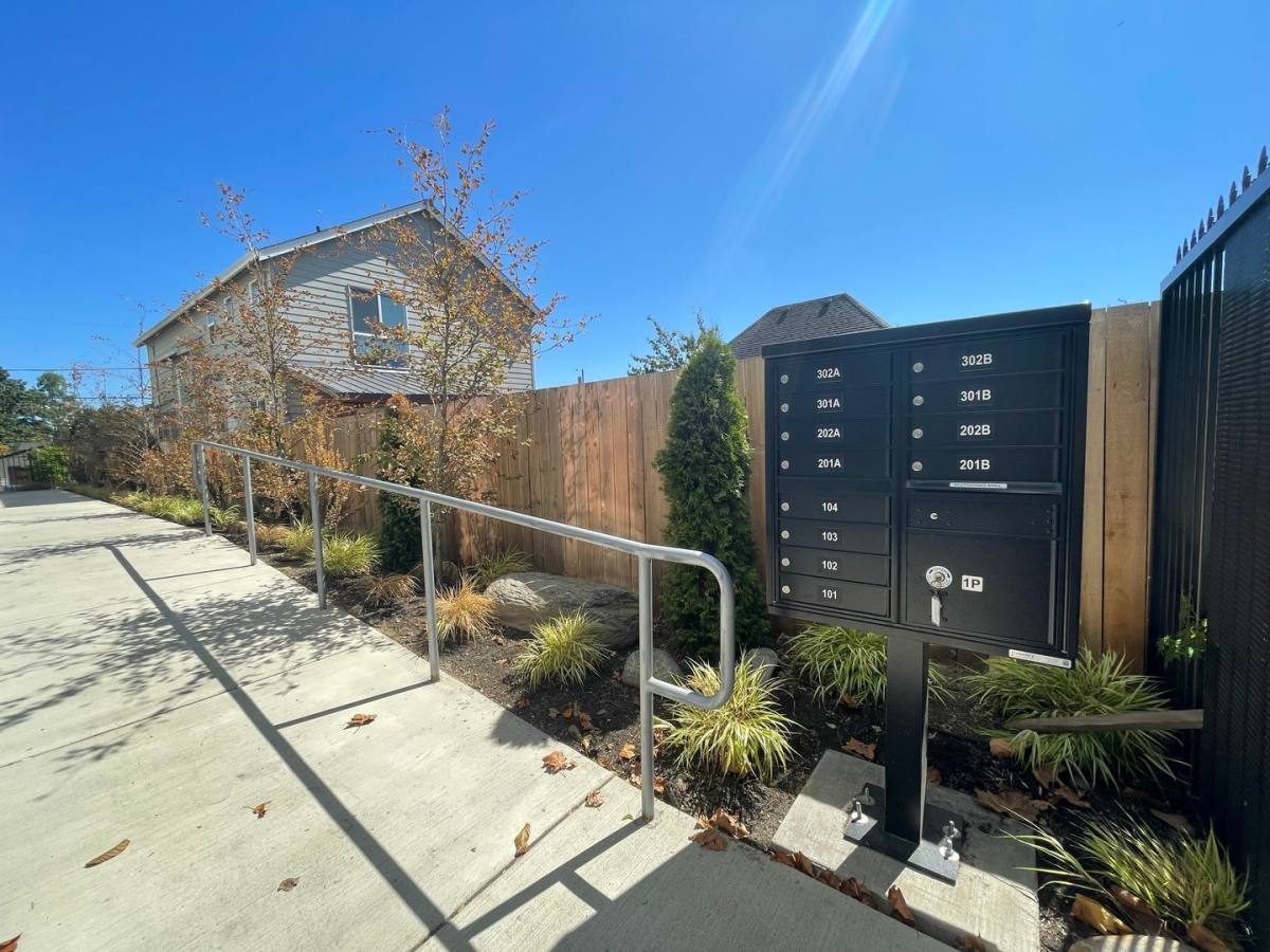 Condo for rent at 6080 SE 84th Ave, Portland, OR 97266