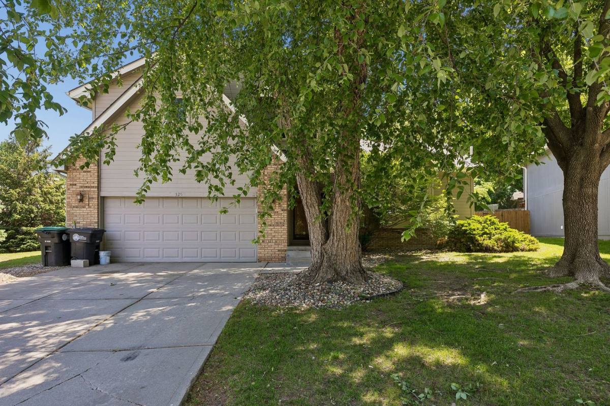 House for rent at 325 N 162nd St, Omaha, NE 68118