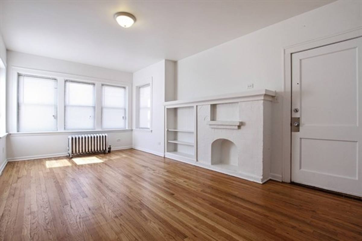 Apartment for rent at 6401 S Maplewood Ave, Chicago, IL 60629