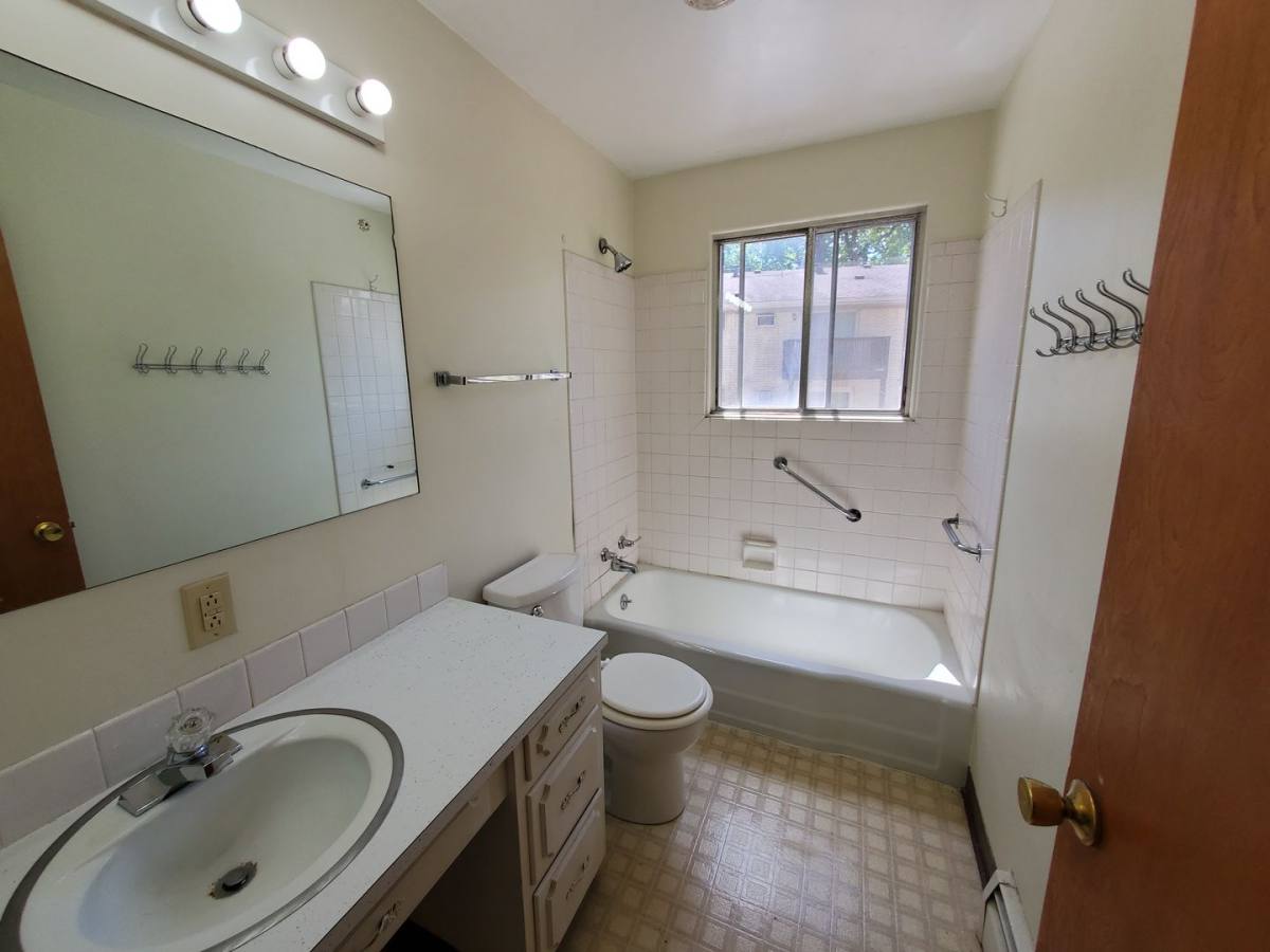 Apartment for rent at 1015 18th St, Moline, IL 61265