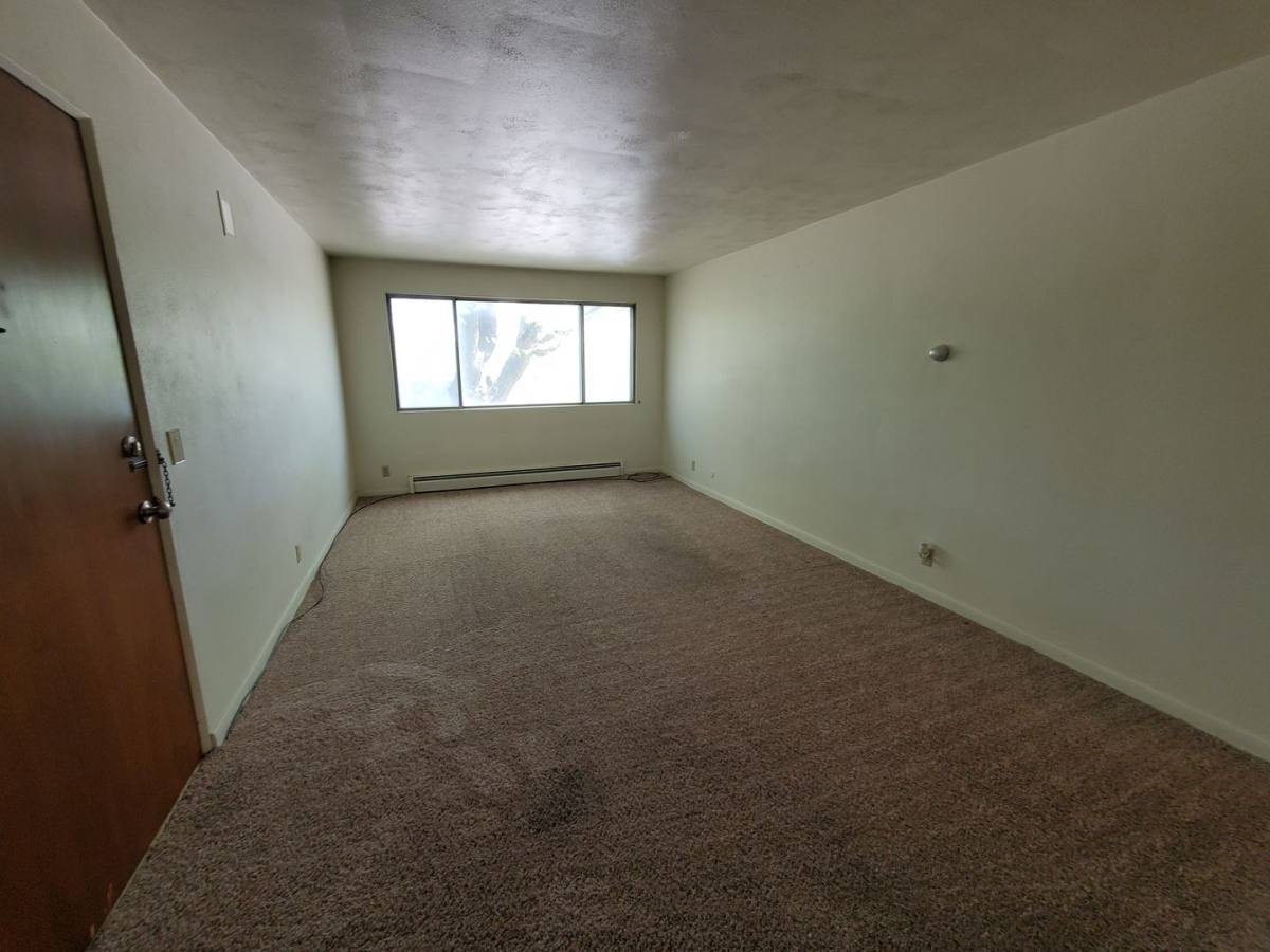 Apartment for rent at 1015 18th St, Moline, IL 61265