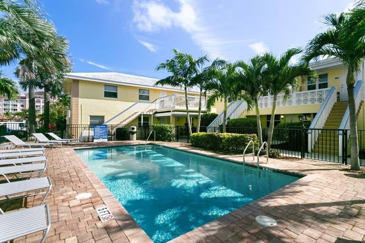 Apartment for rent at 124 Bamboo Rd, West Palm Beach, FL 33404