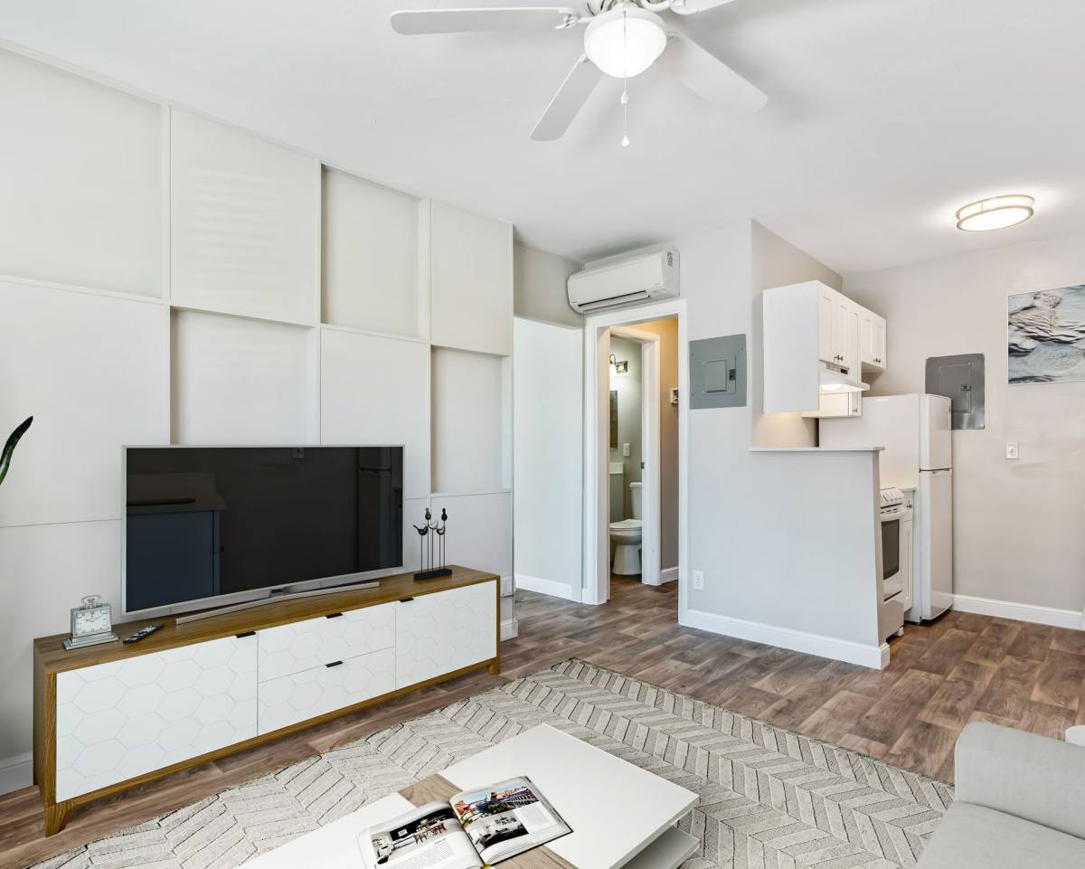Apartment for rent at 124 Bamboo Rd, West Palm Beach, FL 33404