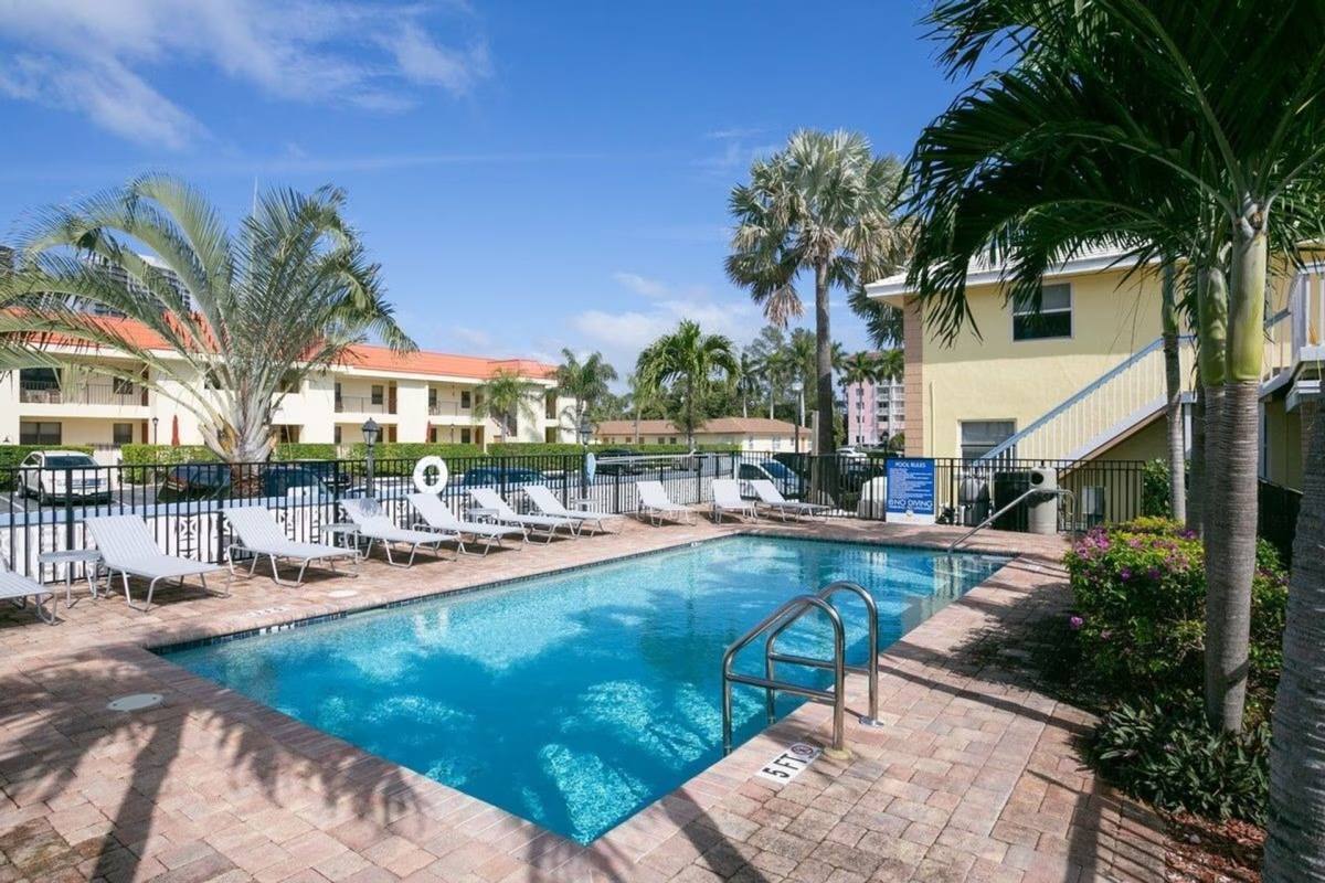 Apartment for rent at 124 Bamboo Rd, West Palm Beach, FL 33404