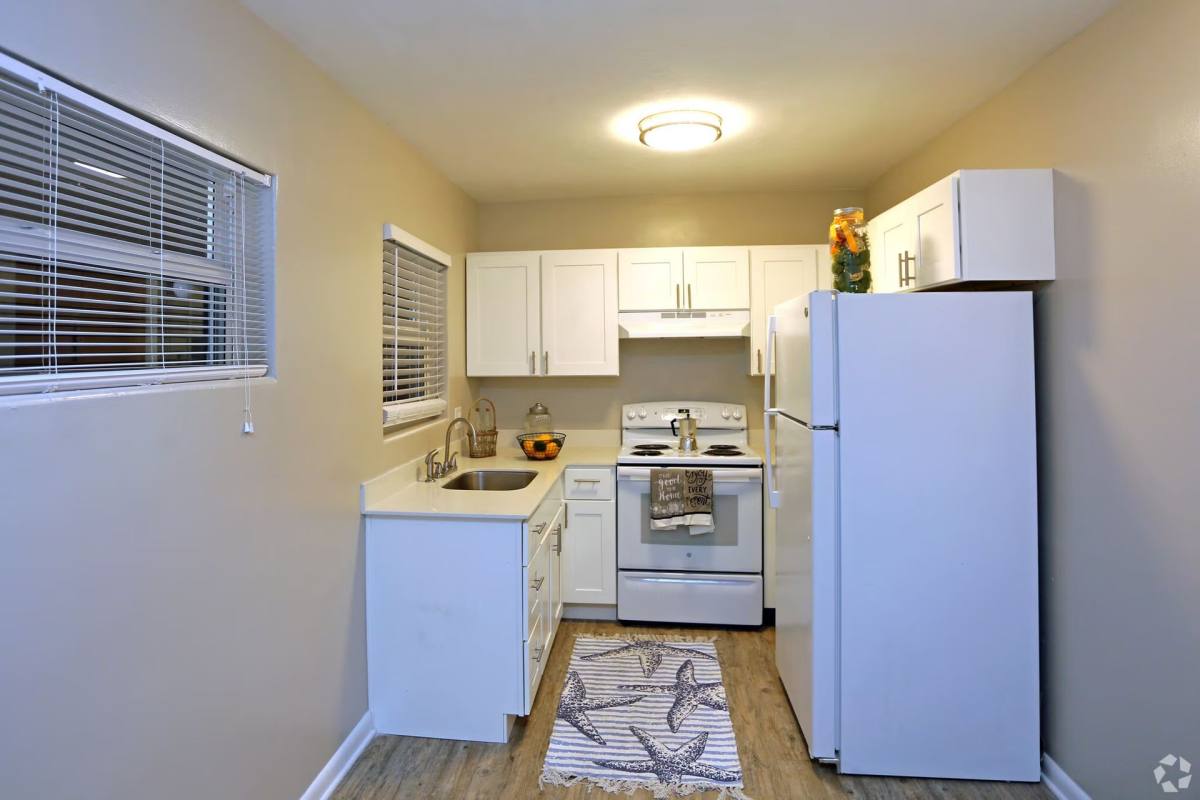Apartment for rent at 124 Bamboo Rd, West Palm Beach, FL 33404