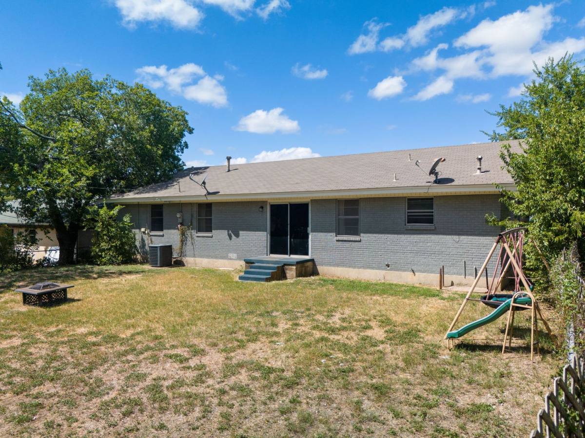 House for rent at 1205 S 7th St, Copperas Cove, TX 76522