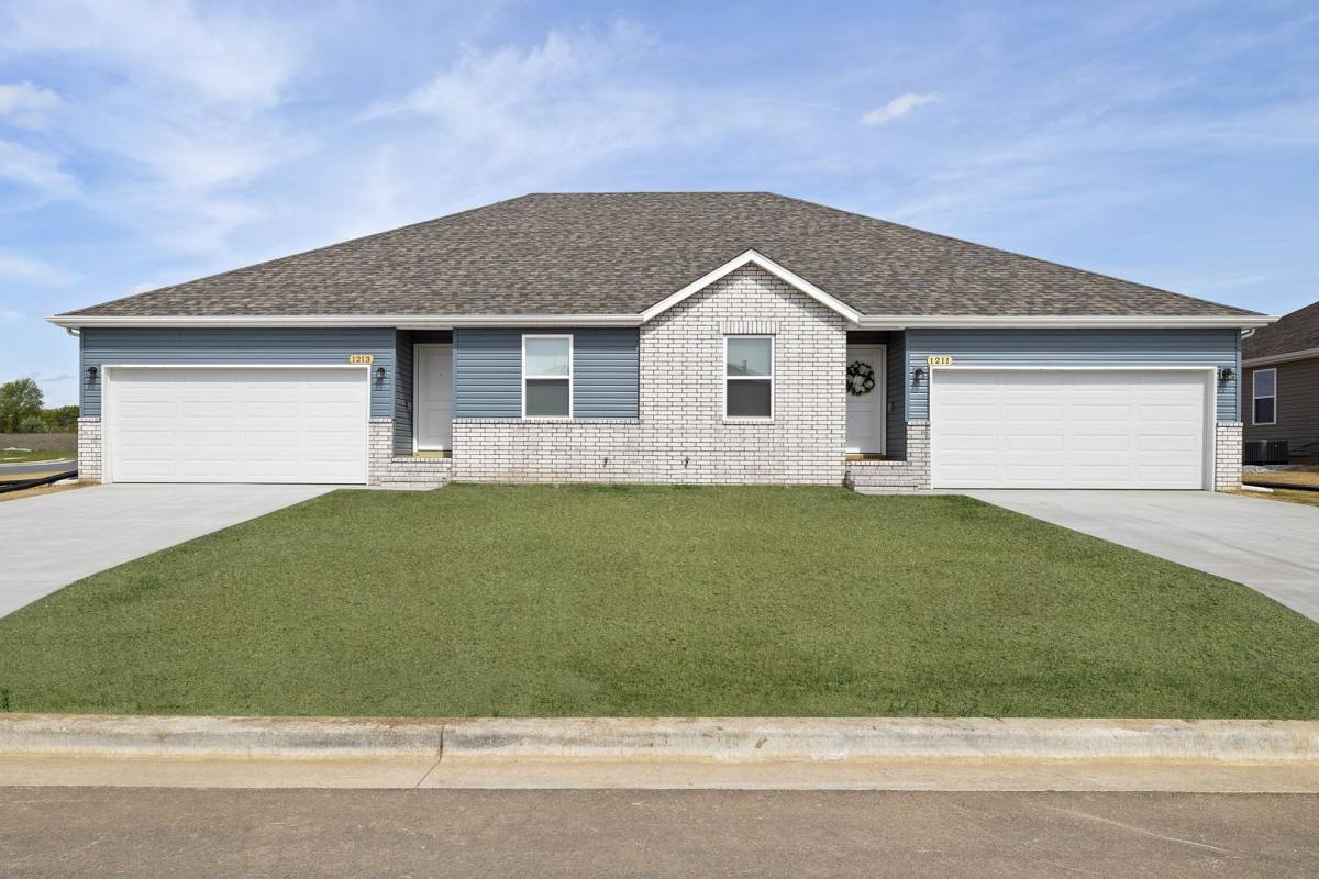 House for rent at 1213 S Choctaw Rd, Republic, MO 65738