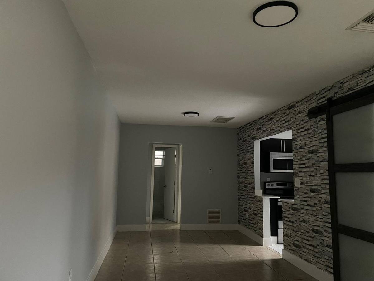 Apartment for rent at 7200 Pembroke Rd, Hollywood, FL 33023