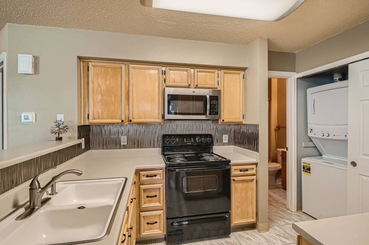 Condo for rent at 13874 E Lehigh Ave, Aurora, CO 80014