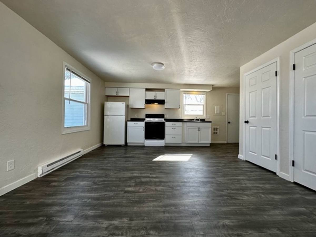 Townhouse for rent at 816 7th St, Green Bay, WI 54304