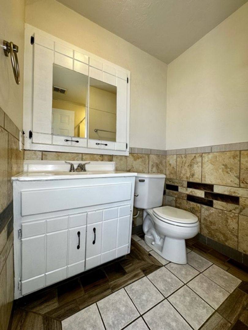 Townhouse for rent at 816 7th St, Green Bay, WI 54304