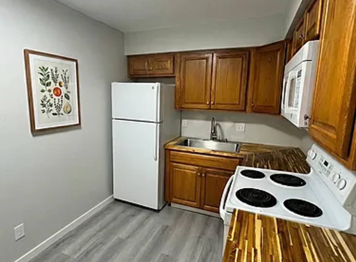 Apartment for rent at 1645 NW 84th St, Clive, IA 50325