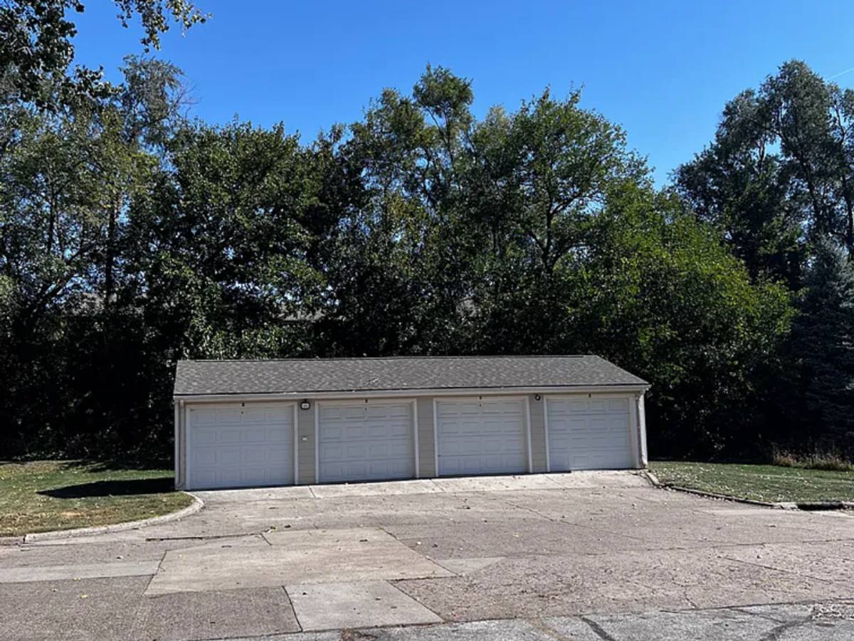 Apartment for rent at 1645 NW 84th St, Clive, IA 50325