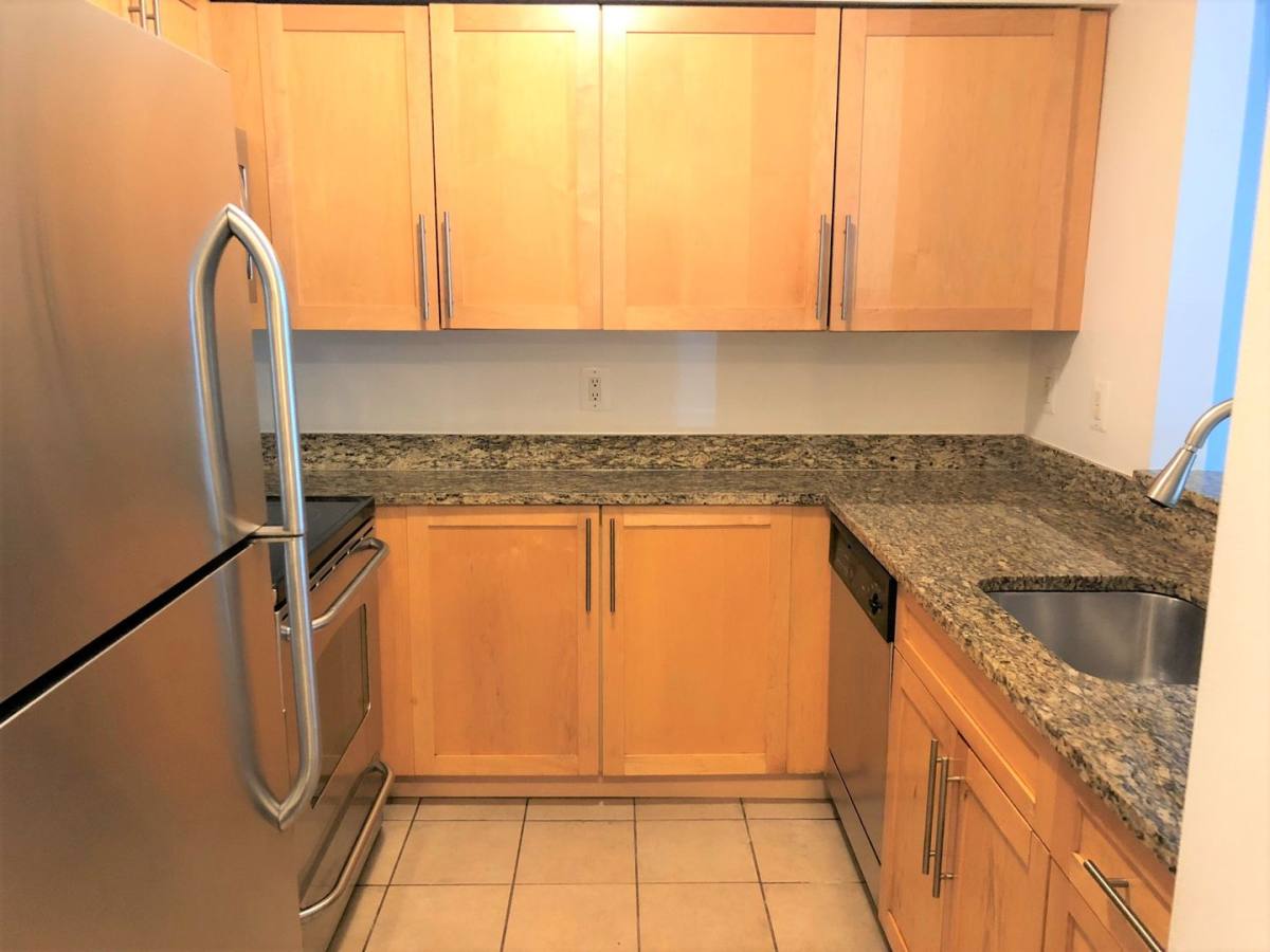 House for rent at 10101 Grosvenor Place, Rockville, MD 20852