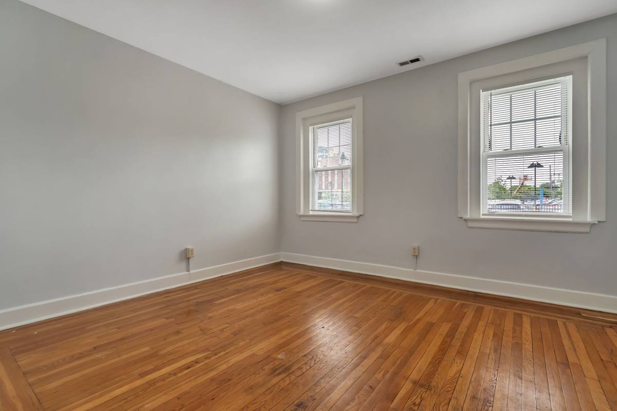 Apartment for rent at 17 Howe St, New Haven, CT 06511