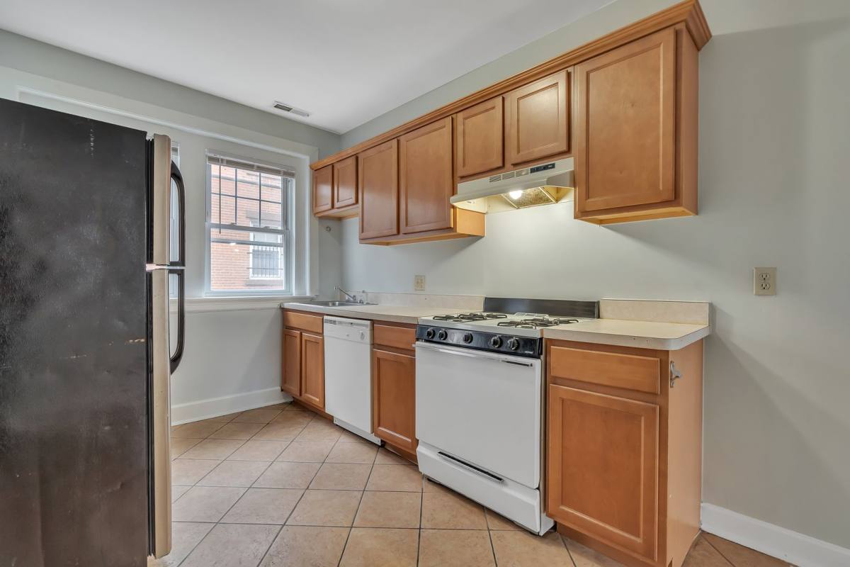 Apartment for rent at 17 Howe St, New Haven, CT 06511