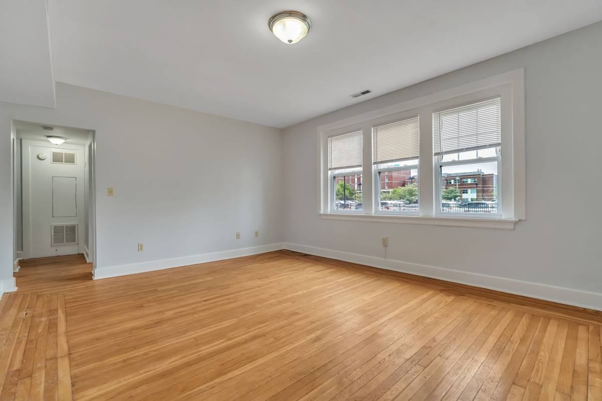 Apartment for rent at 17 Howe St, New Haven, CT 06511