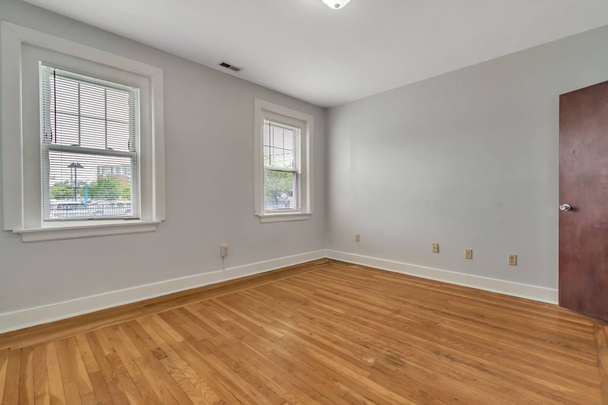 Apartment for rent at 17 Howe St, New Haven, CT 06511