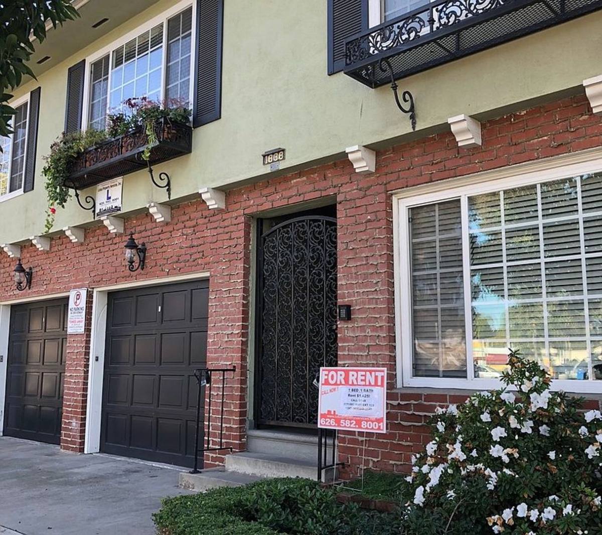 Apartment for rent at 1838 E 2nd St, Long Beach, CA 90802