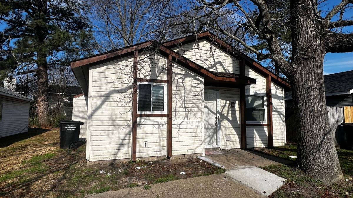 House for rent at 3830 Sugar Creek Circle, Portsmouth, VA 23703