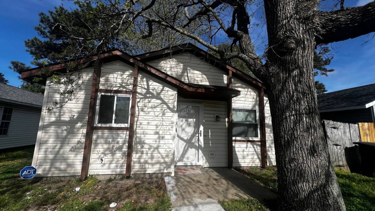 House for rent at 3830 Sugar Creek Circle, Portsmouth, VA 23703
