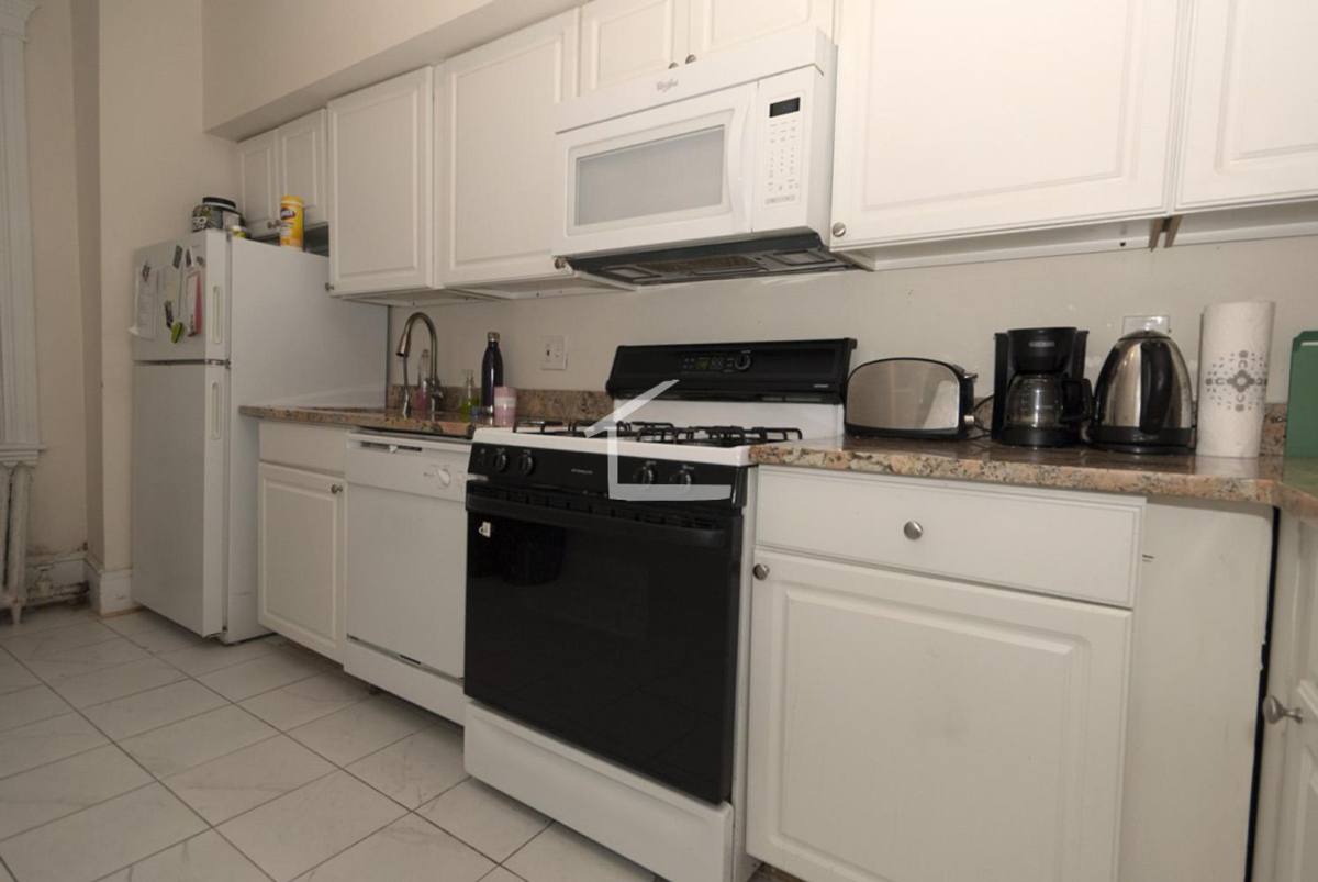 Apartment for rent at 1868B Commonwealth Ave, Brighton, MA 02135