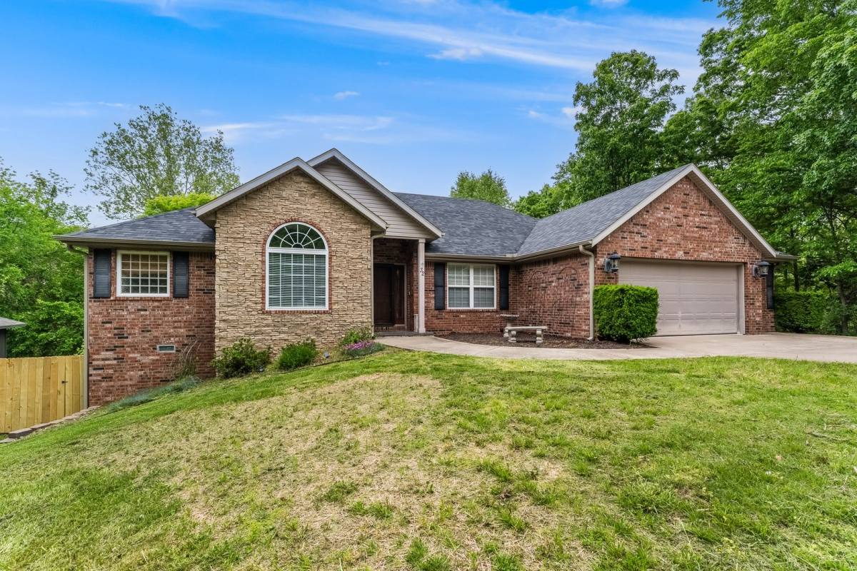 House for rent at 32 Latshaw Dr, Bella Vista, AR 72714