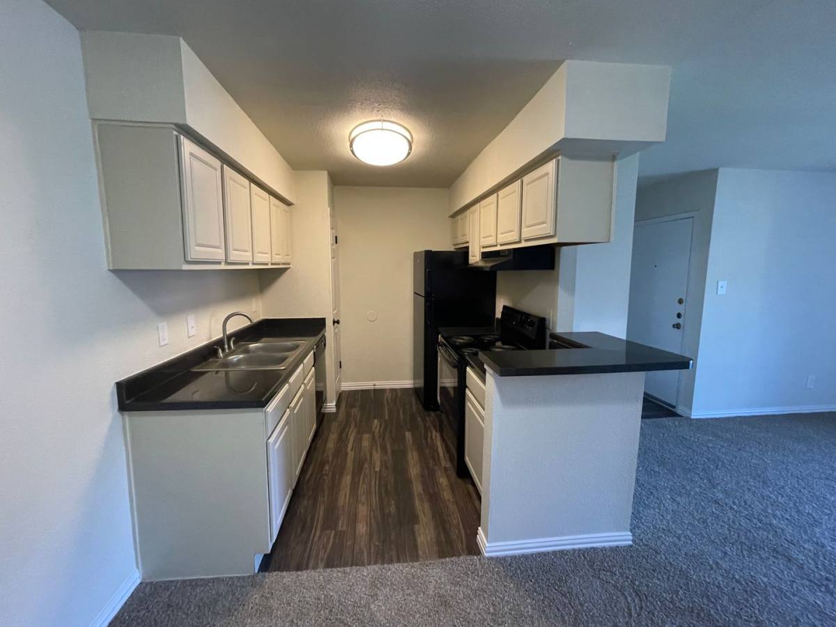 Apartment for rent at 17601 Cali Dr, Houston, TX 77090