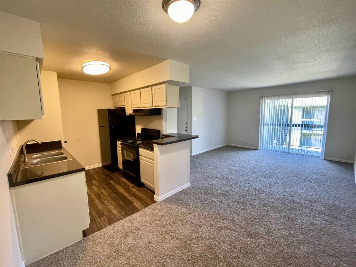 Apartment for rent at 17601 Cali Dr, Houston, TX 77090