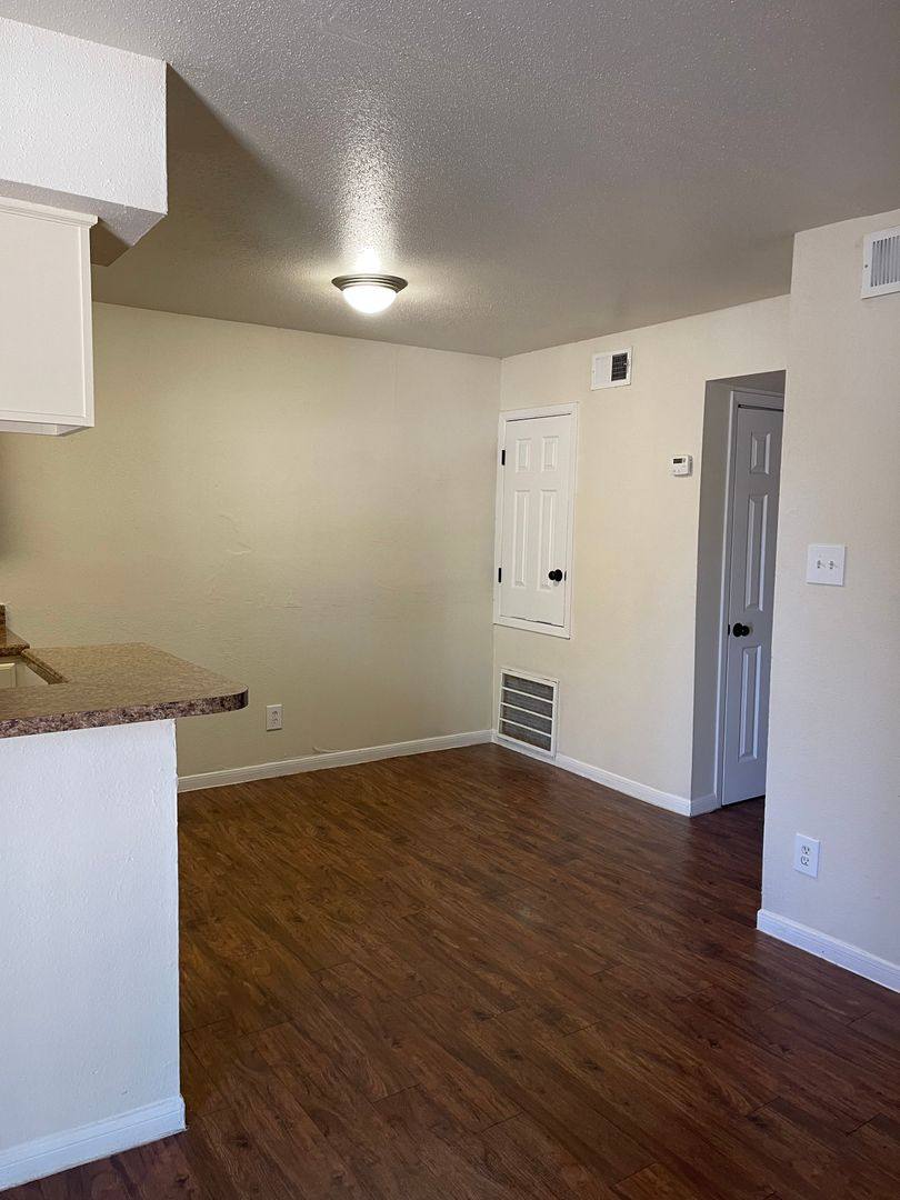 Apartment for rent at 17601 Cali Dr, Houston, TX 77090