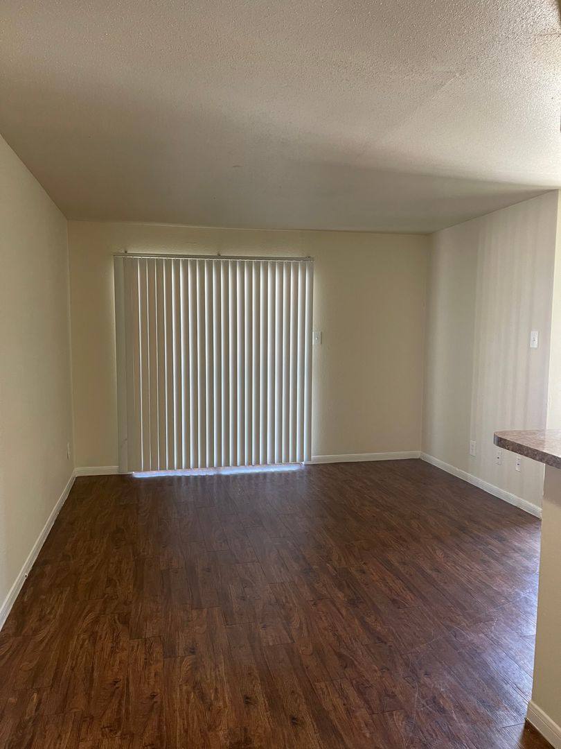 Apartment for rent at 17601 Cali Dr, Houston, TX 77090