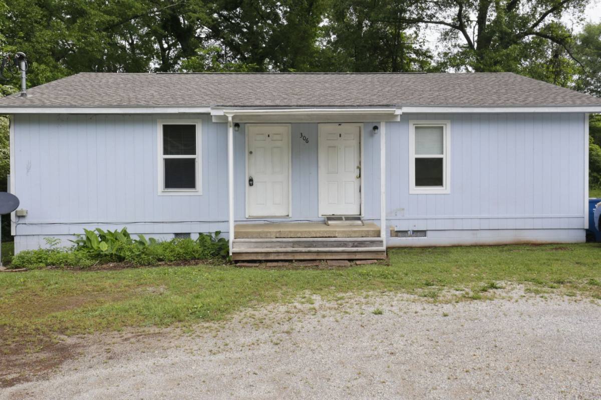 Apartment for rent at 306 Tarver St SE, Jacksonville, AL 36265
