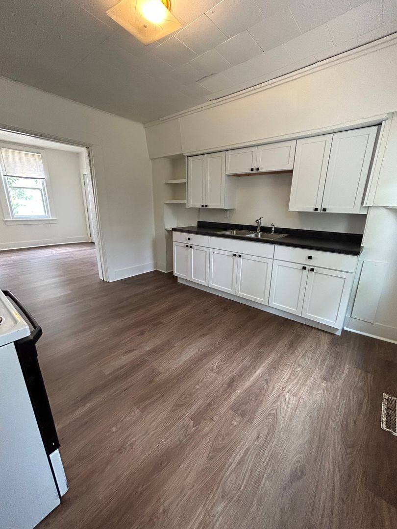 Apartment for rent at 803 7th St S, La Crosse, WI 54601
