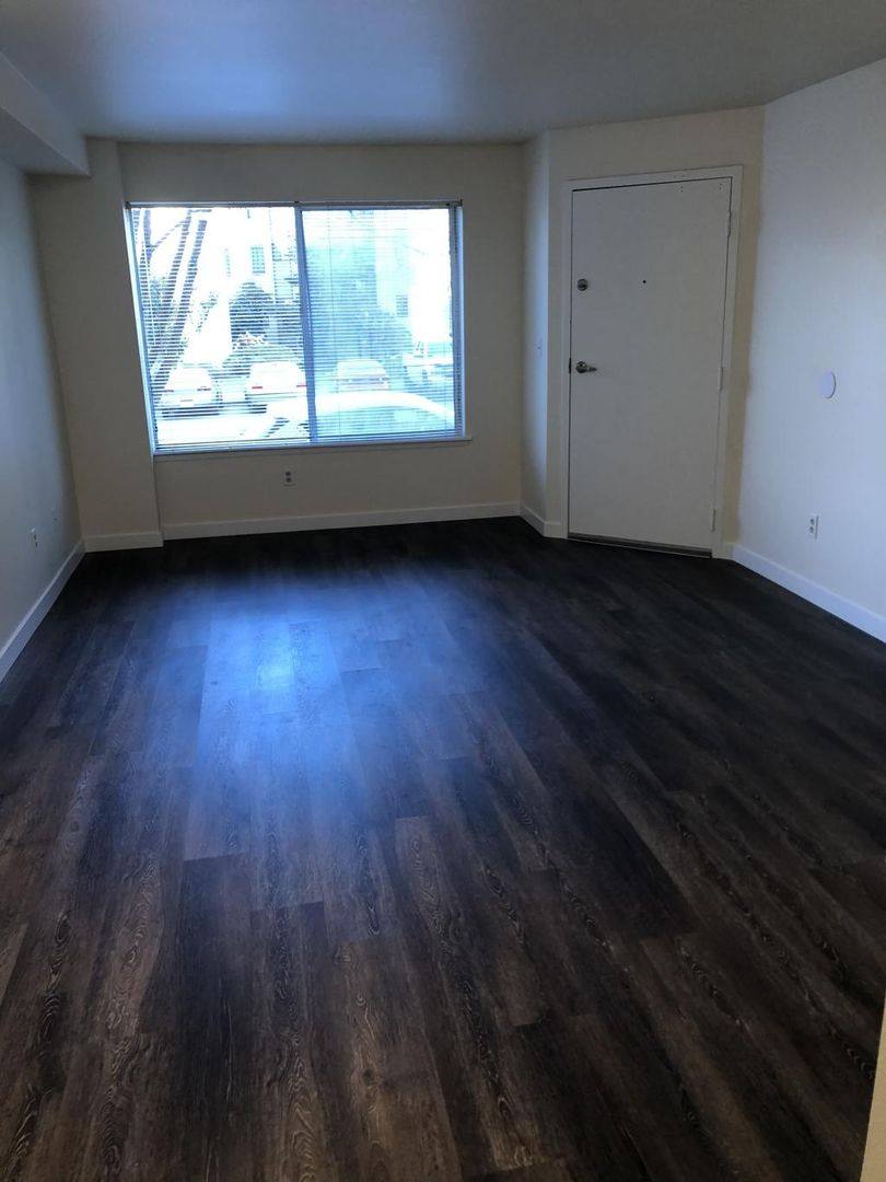 Apartment for rent at 2207 W Raye St, Seattle, WA 98199