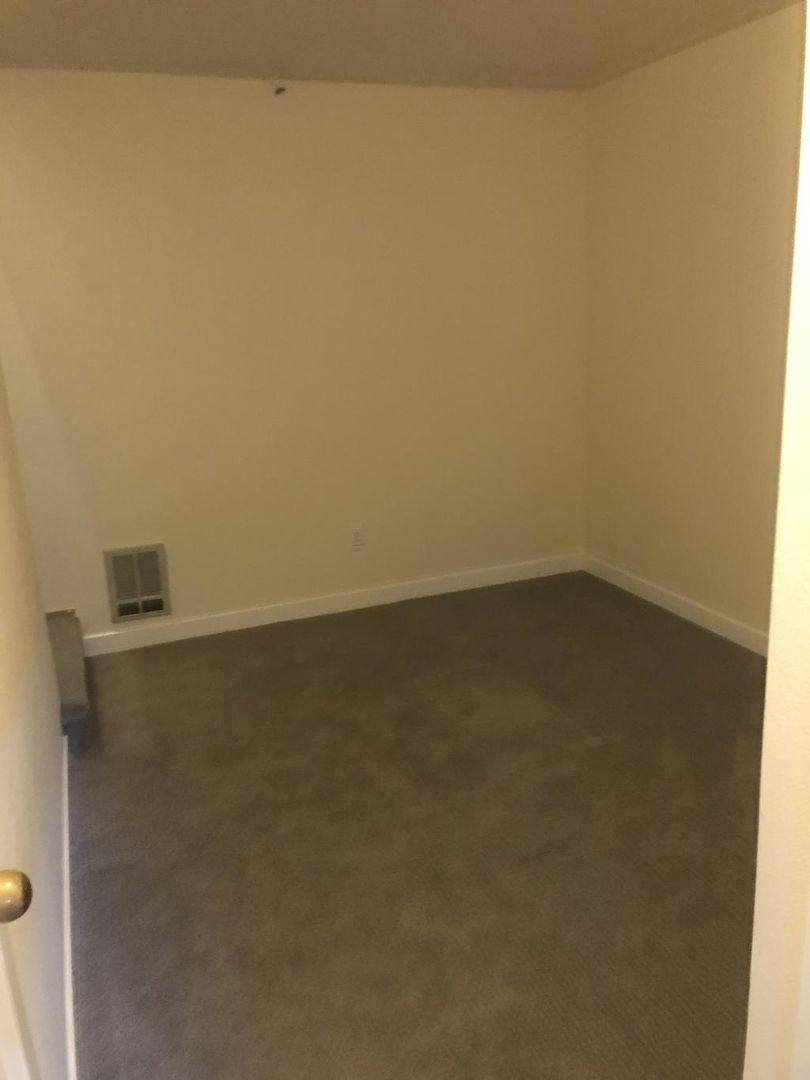 Apartment for rent at 2207 W Raye St, Seattle, WA 98199