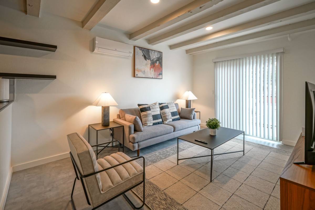 Apartment for rent at 11930 Menaul Blvd NE, Albuquerque, NM 87112