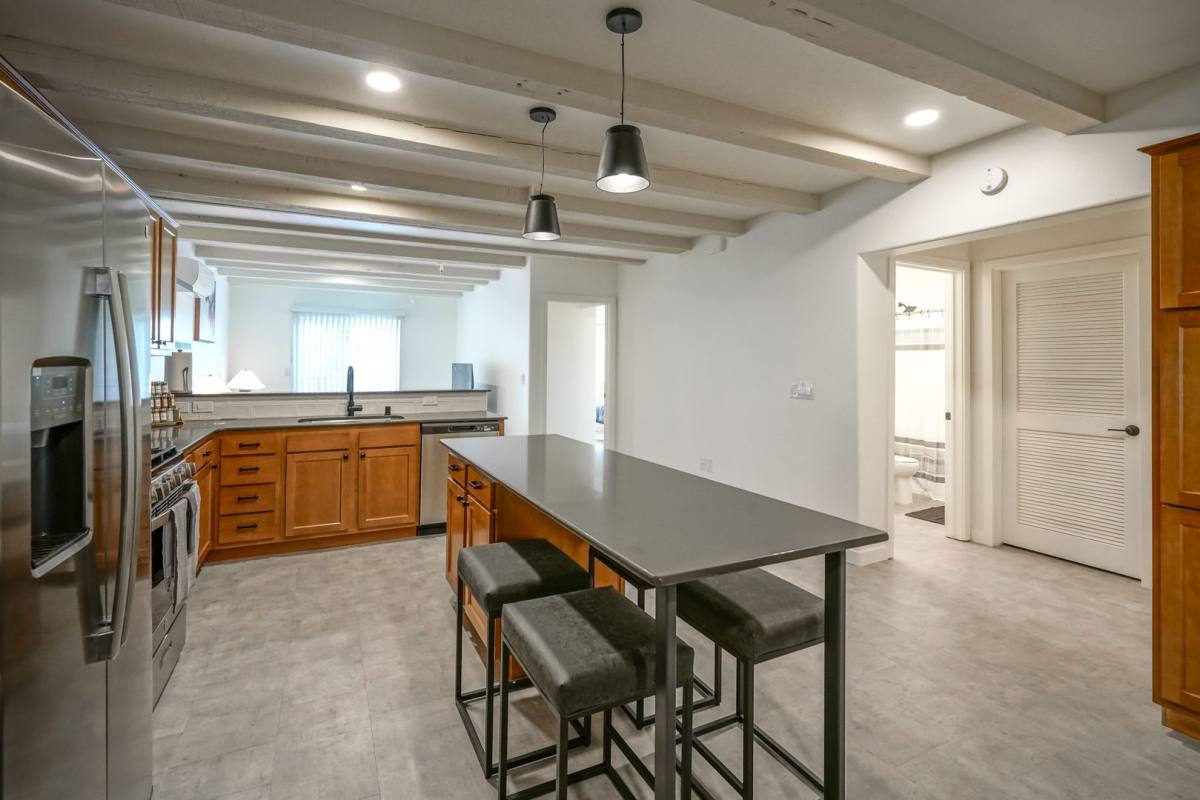 Apartment for rent at 11930 Menaul Blvd NE, Albuquerque, NM 87112